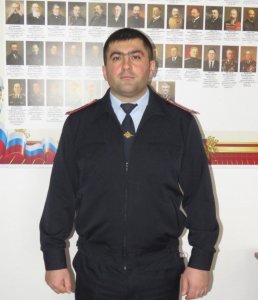 В Северной Осетии жительница Дигоры поблагодарила  капитана полиции Астана Гибизова за спасение ее сына при отравления угарным газом
