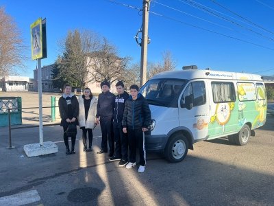 Агитационный автобус ГИБДД курсировал по дорогам Дигорского района