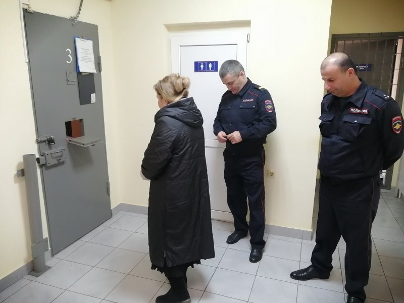 В Дигорском районе Северной Осетии общественники проверили изолятор временного содержания и работу дежурной части отдела полиции